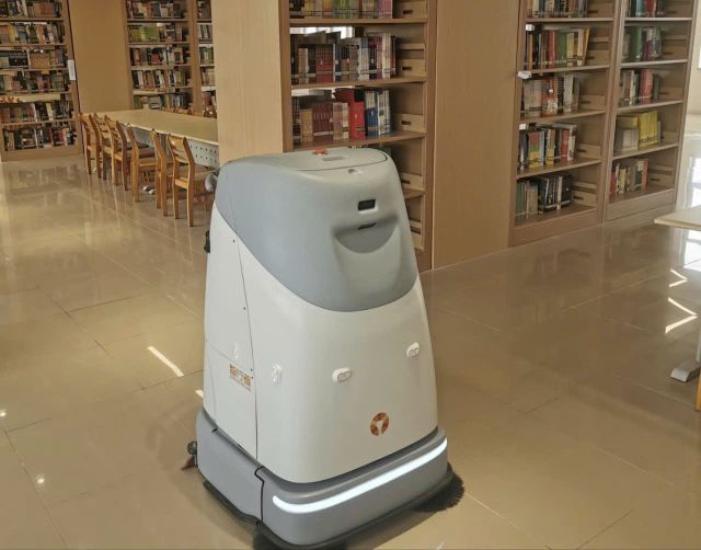 Robot làm sạch