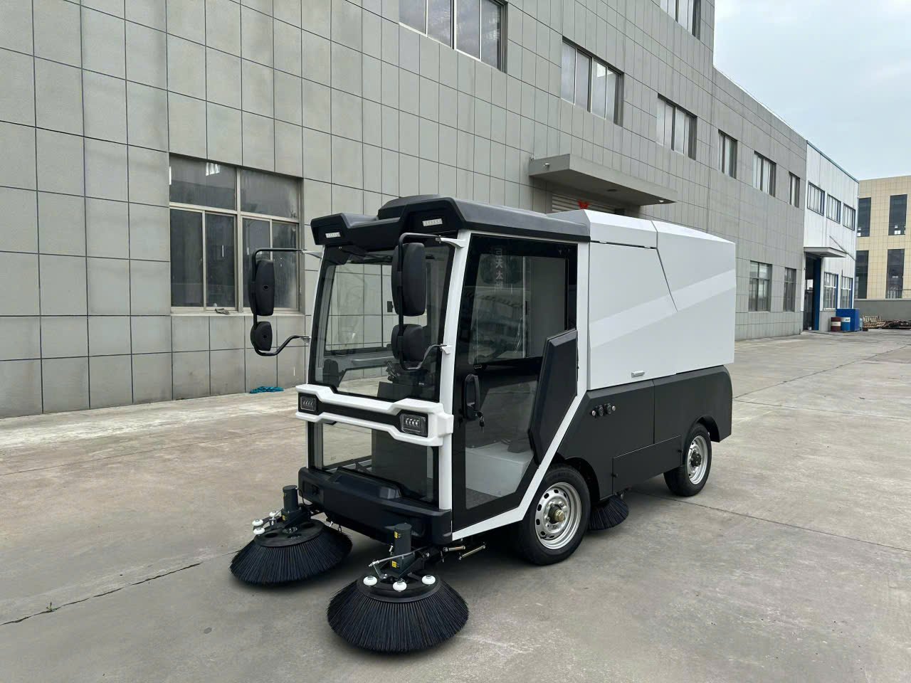 Xe quét rác hút bụi đường Magway X1000L